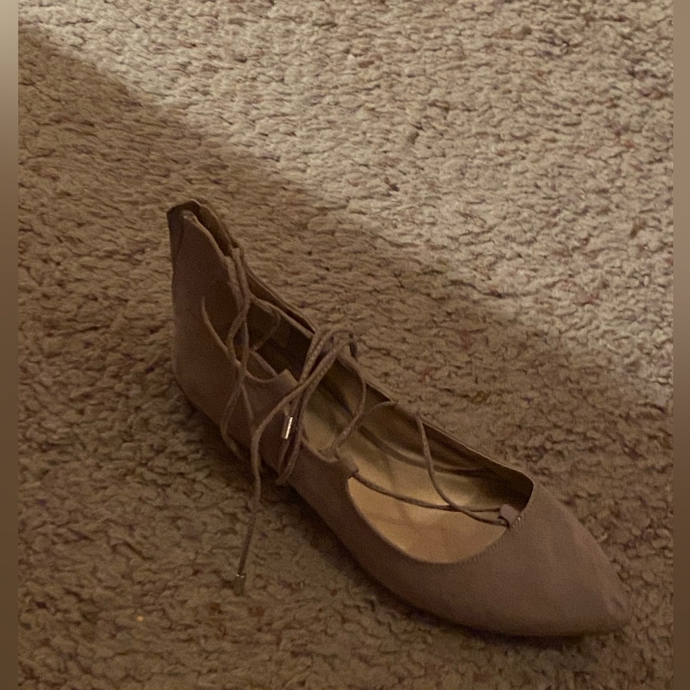 Ballet style pumps